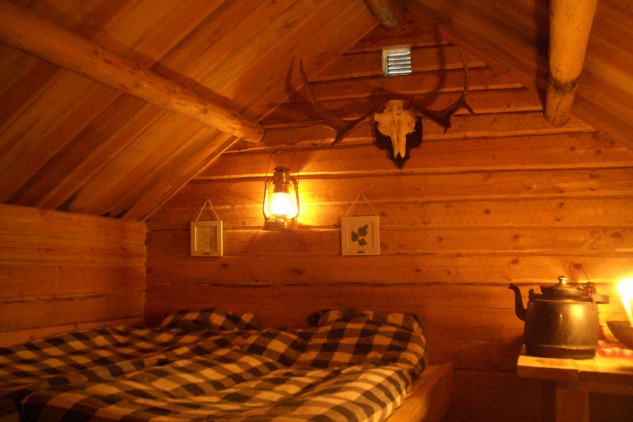 Avresti il coraggio di passare una notte in una capanna sperduta in mezzo al bosco?