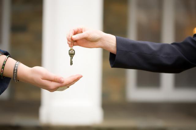 Leasing immobiliare, si perde la casa dopo il mancato pagamento di sei rate