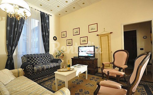Nel cuore di Firenze un elegante e confortevole appartamento per 8 persone (fotogallery)