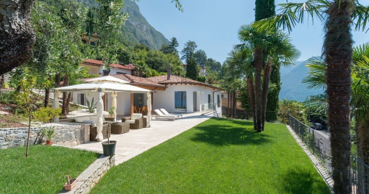 Această vilă frumoasă la malul lacului este de vânzare în Como
